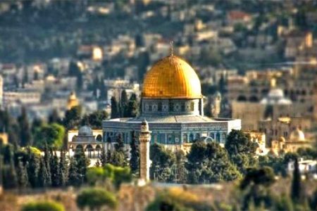 الحكومة الفلسطينية تطالب بتحرك فوري إزاء الإجراءات الإسرائيلية المتصاعدة ضد الأقصى
