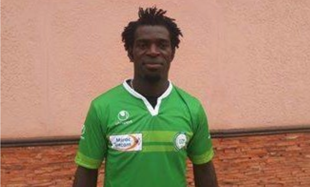 Photo of لاعب أولمبيك خريبكة السابق يلتحق بتداريب الكوكب المراكشي