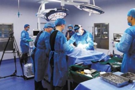 طانطان: طاقم طبي يتمكن من استخراج سكين من عنق شرطي