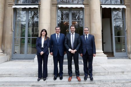 لقاء في باريس بين السيد عزيز أخنوش رئيس التجمع الوطني للأحرار، والسيد كريستوف كاستانر رئيس حزب الجمهورية للأمام