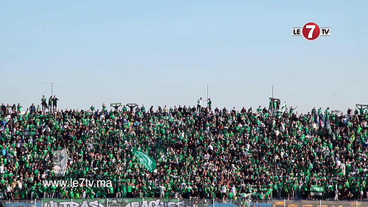 Photo of الجماهير الرجاوية تزلزل ملعب الأب جيكو بأغنية “في بلادي ظلموني”