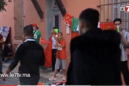 شعارات وفرحة للجمهور المغربي بعد تأهل المنتخب المغربي للمحليين