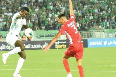 بسبب الديربي البيضاوي .. الاتحاد العربي يغرم الرجاء 20 ألف دولار