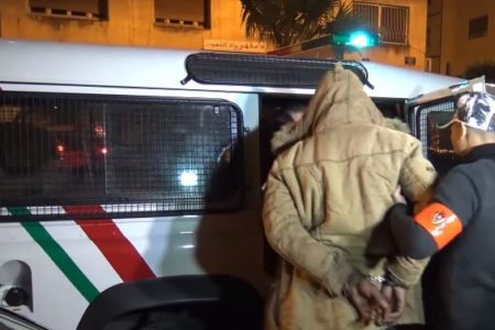 السرقة بإستعمال العنف و التهديد بالسلاح الأبيض يقود الى إعتقال شخصين بفاس
