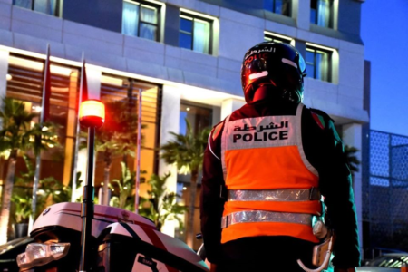 الداخلة.. حيازة المخدرات وأختام إدارات وبطائق رمادية ورخص سياقة  تجر شخصان للإعتقال