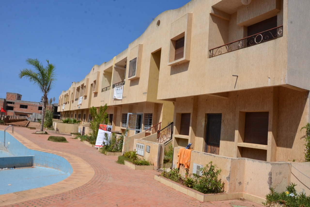 ضحايا إقامة اوزود بسيدي بوزيد ضواحي الجديدة يتبرؤون من صفحة فيسبوكية تسيء لهم و لقضاة الجديدة.