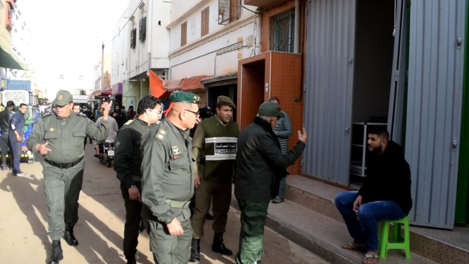 الاعتداء على رجل سلطة يجر حارس أمن خاص للاعتقال