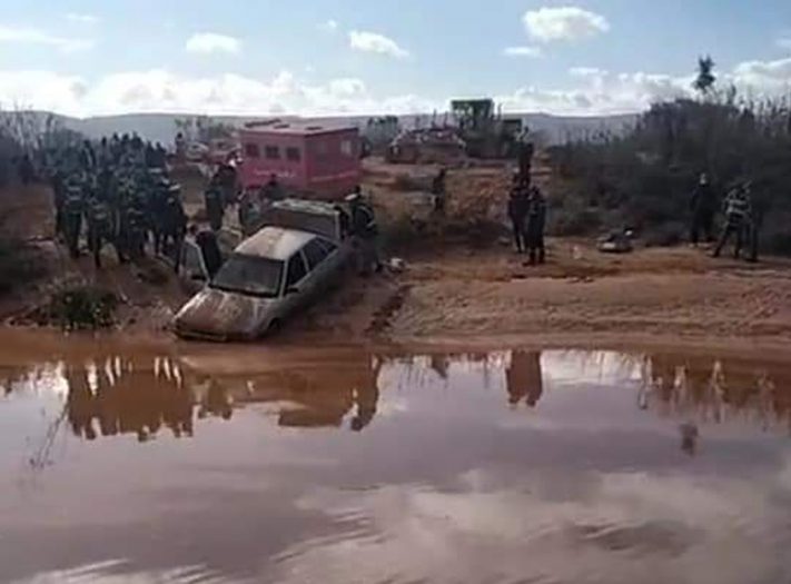 استنفار أمني بعد العثور على سيارة جرفتها مياه واد الصياد نواحي كلميم
