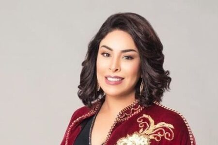 رد قوي من نجاة الرجوي على أحد متابعيها