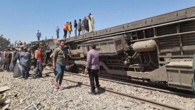 Photo of مصرع 32 شخص بعد اصطدام قطارين بمصر