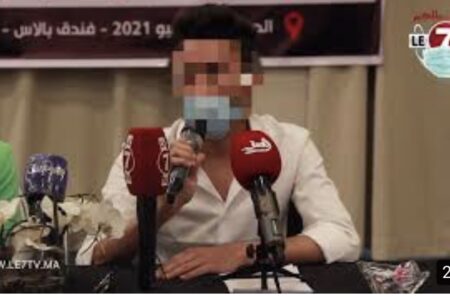 أول ظهور للمثلي الجنسي الذي يتهم الصحفي ” سليمان الريسوني بالإعتداء عليه ” كنطالب بالحق ديالي”