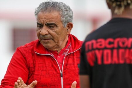 البنزرتي ينتقد البرمجة