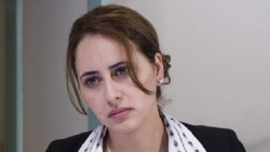 Photo of منال صديقي تتلقى جرعة من لقاح كورونا