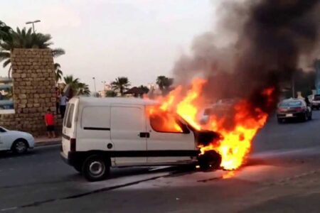 اصطدام سيارة بحاجز قنطرة يتسبب في اندلاع حريق مهول نواحي أكادير