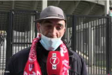 جمهور الوداد قبل لقاء الزمالك… اللعابة خاصهم يكونو رجال ويموتو على التوني، وسعداء باعادة فتح الملاعب