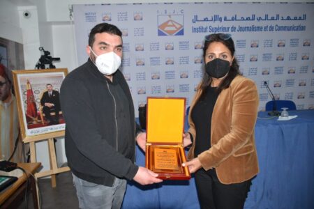 المعهد العالي للصحافة والإتصال ينظم حفل تأبين لروح فقيدة الصحافة الوطنية “عزيزة يحضيه عمر”