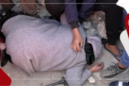 إغماءات وغضب… لحظة إفراغ منزل عائلة بمنطقة عين السبع بالبيضاء