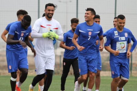 لاعبو الحسنية يعودون إلى تداريبهم