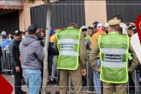 اقبال خيالي على تذاكر مباراة الرجاء وسوء التنظيم يتسبب في فوضى عارمة