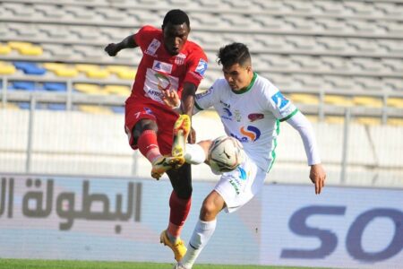 الرجاء يستعيد خدمات نجمه في مباراة حسنية أكادير