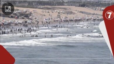 Photo of إقبال كبير على شاطئ عين الذياب تزامنا مع إرتفاع درجة الحرارة