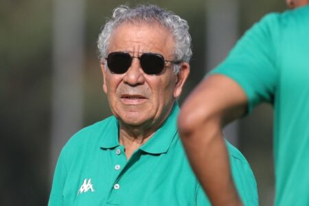فوزي البنزرتي لم يقتنع بالمؤهلات الفنية للجزائري مهدي بوكاسي