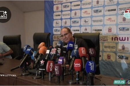 ” بادو الزاكي ” في الندوة الصحفية بعد الهزيمة الثالثة : ” كنوجدو فريق للمستقبل وخاصنا ثقة “