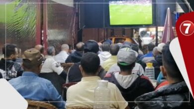 Photo of من مقهى شعبي بالدار البيضاء.. هكذا تفاعل المغاربة مع أطوار مباراة المنتخب أمام البراغواي