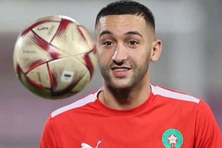 بسبب “ألاعيب” تشيلسي.. صفقة انتقال زياش لباريس سان جيرمان تتعثر