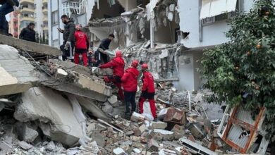 Photo of عدد قتلى الزلزال في تركيا وسوريا يتجاوز 8700