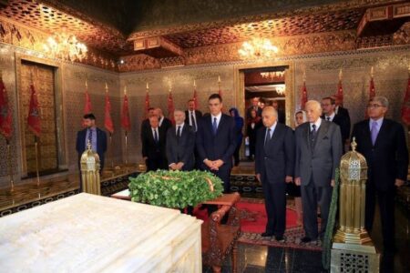 رئيس الحكومة الإسبانية يقوم بزيارة لضريح محمد الخامس‎‎