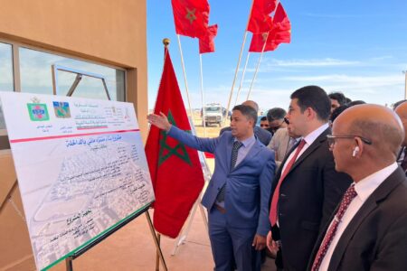 السيد بنسعيد يتفقد مشاريع شبابية وثقافية بمدينة الداخلة