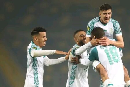 ثلاثي رجاوي بالتشكيلة المثالية للجولة الأولى من دوري أبطال إفريقيا 