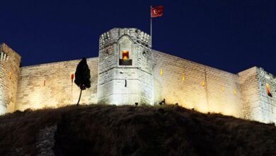 Photo of انهيار قلعة غازي عنتاب التاريخية جراء زلزال تركيا