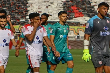 مدرب فريق الرجاء يتخذ قرارا مهماً قبل مباراة الديربي أمام فريق الوداد 