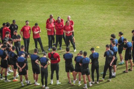 الأهلي يجري تداريبه في هذا الملعب استعدادا للرجاء