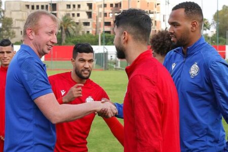 الطاقم الطبي يطمئن فاندربروك بشأن مشاركة لاعبه في نهائي دوري ابطال افريقيا
