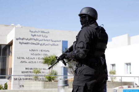 توقيف 07 أشخاص بسلا ومكناس يُشتبه في ارتباطهم بشبكة إجرامية متخصصة في التزوير ومزاولة مهنة طب وجراحة الأسنان بدون ترخيص والمس بالسلامة الصحية للمواطنين