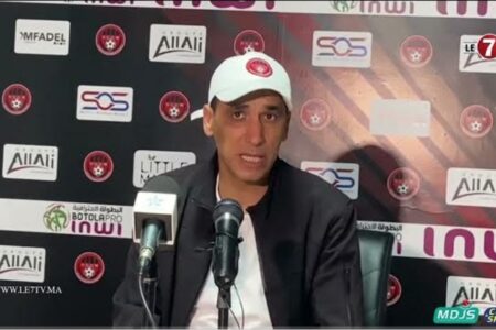 اللقاء الاعلامي لمدرب شباب المحمدية “رشيد روكي” بعد الهزيمة أمام الوداد الرياضي