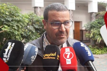 واصفا إياه “بالعبث” عبد الصمد حيكر يبرز اختلالات في تدبير مجلس “نبيلة الرميلي”