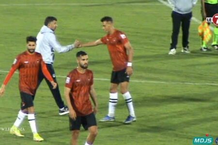 روح رياضية عالية بين مسؤولي ولاعبي شباب المحمدية وشباب السوالم بعد صافرة النهاية