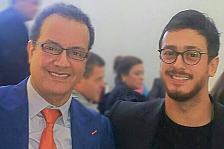 البشير عبدو يهنئ إبنه سعد بنجاح أغنيته الجديدة “أش خبارك”