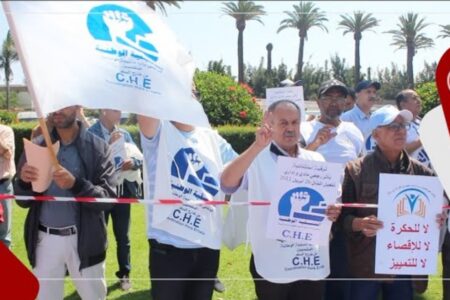 حناجر موظفي وزارة التربية الوطنية والتعليم الأولي والرياضة المقصيين من خارج السلم تصدح أمام الوزارة
