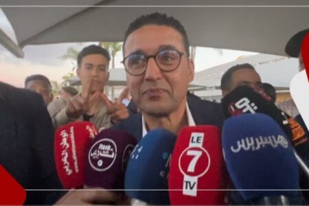 محمد طلال يتحدث عن أزمة التذاكر ويصرح: الجمهور لي ضربنا بالقنينات في مصر غدي نجاوبوه في أرضية الملعب