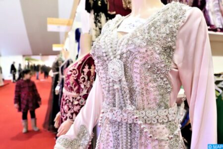القفطان المغربي يتألق في الأسبوع الإفريقي لليونسكو بباريس