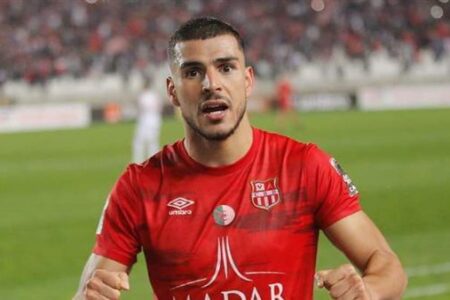 لاعب جزائري قريب من الانتقال الى الوداد الرياضي
