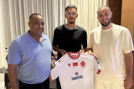 رسميا الركراكي بالوداد الرياضي لمدة ثلاث مواسم