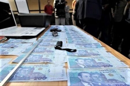 الأوراق النقدية المزيفية المرصودة تفوق 960 ألف درهم خلال 2022