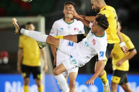 الرجاء الرياضي يستعيد خدمات لاعب بارز قبل لقاء اتحاد تواركة