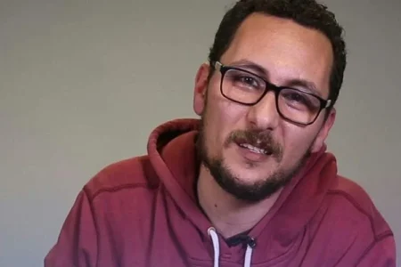 صامد غيلان يخرج عن صمته بخصوص قضية الشابين المقتولين من طرف السلطات الجزائرية
